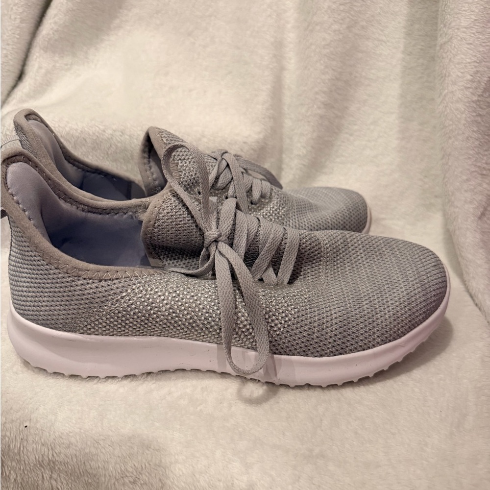 Athletic Works Women's Light Gray Sneakers